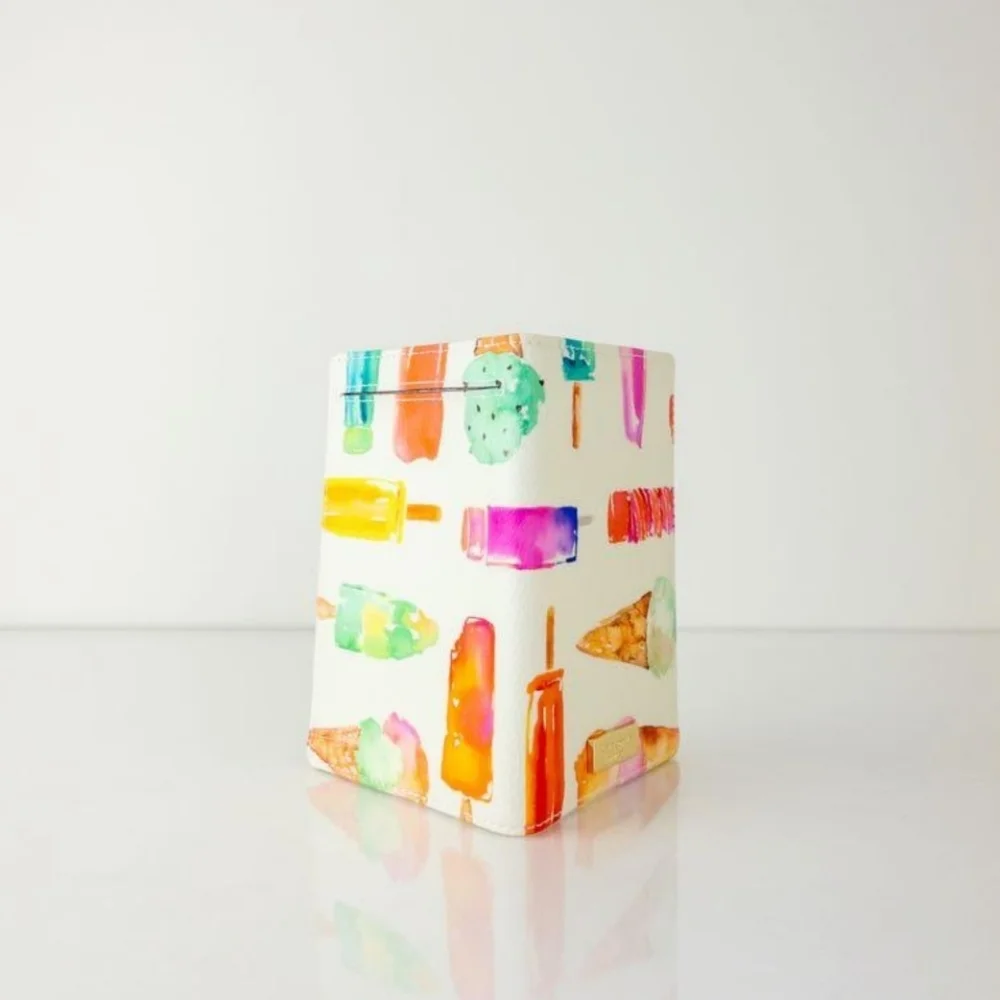 🍦🔹️ KATE SPADE  🔹️PASSPORT HOLDER SHORE STREET (ICE POP PRINT) ✨️🍦 - Picture 9 of 11